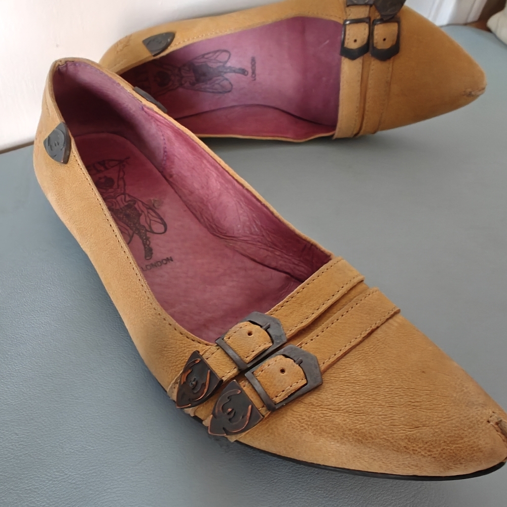 Fly London women's pointed toe flats - Size 37 Spring, Summer, Comfortab…